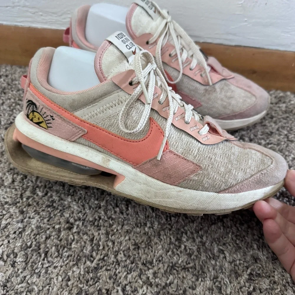 Nike Air Max Pre-Day Sun Club womans Size 7.5